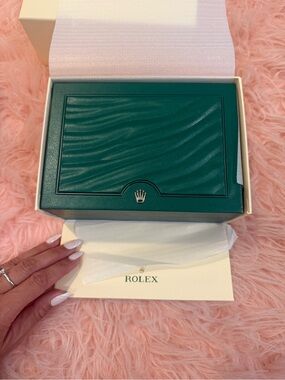 Rolex Dark Green Textured Wave Box with Gold Emblem